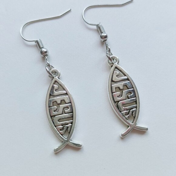 Silver Jesus Fish Earrings Hypoallergenic Hooks Gorgeous Party Gift - Picture 3 of 5